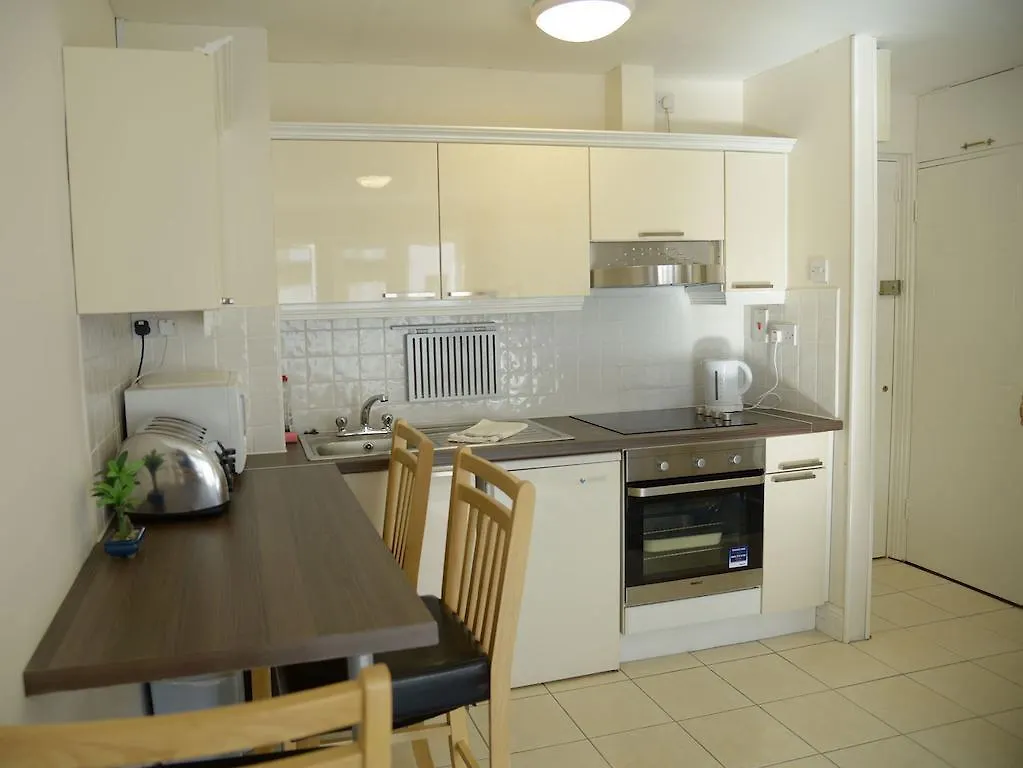 Abbey Court Apartments Dublin 0*,